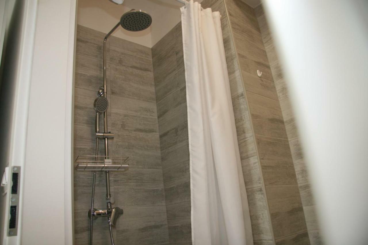 Stylish Apartment In City Center PUY Eksteriør bilde